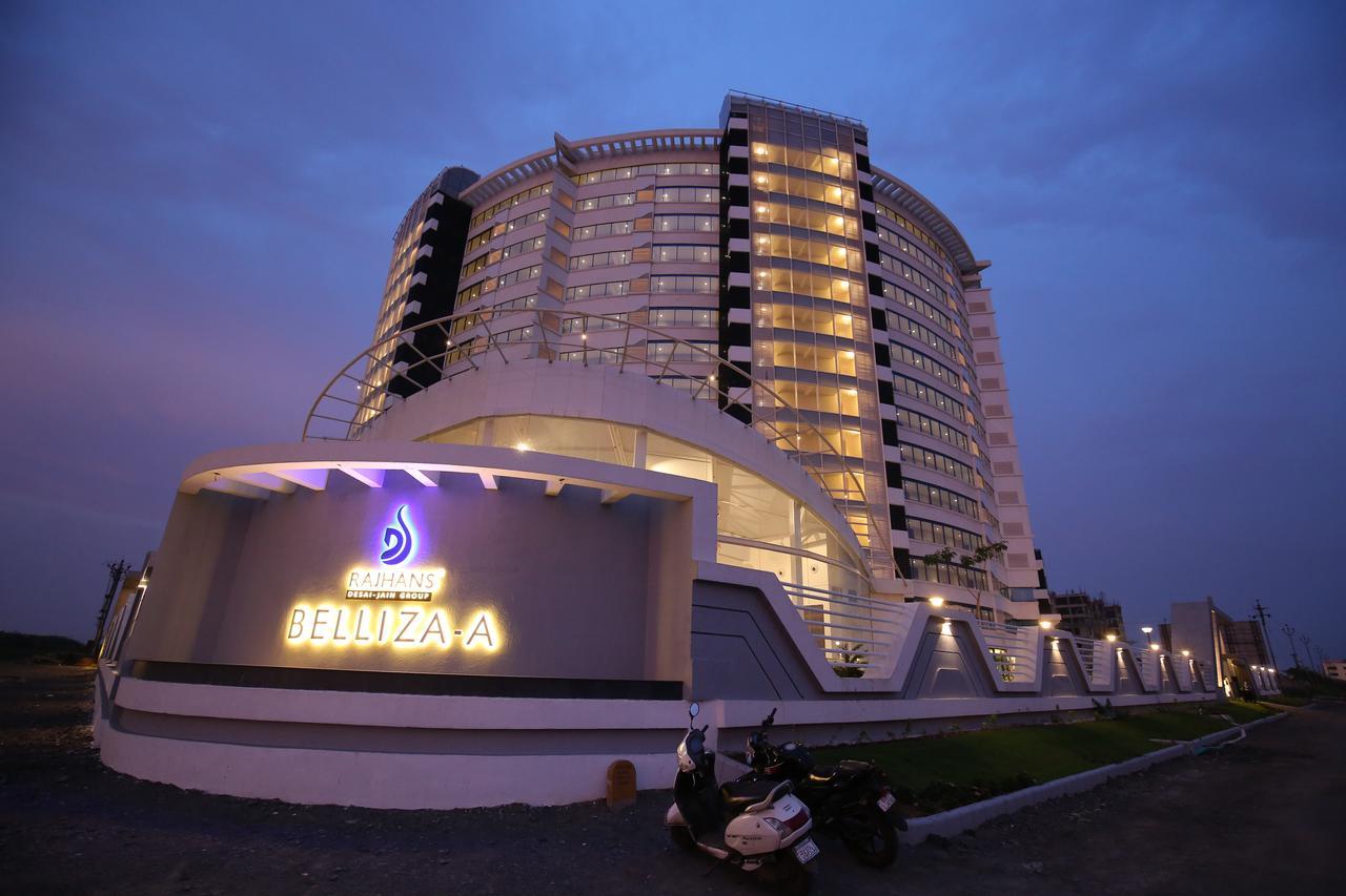Rajhans Belliza Service Apartment 수라트 외부 사진