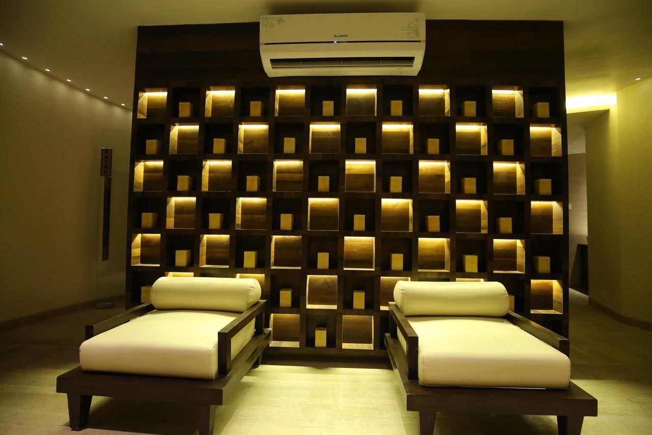 Rajhans Belliza Service Apartment 수라트 외부 사진