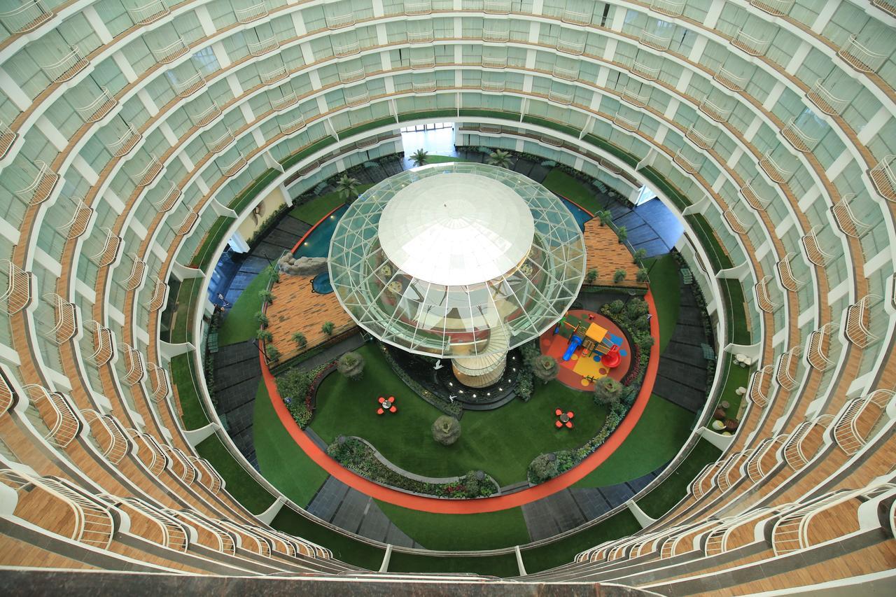 Rajhans Belliza Service Apartment 수라트 외부 사진