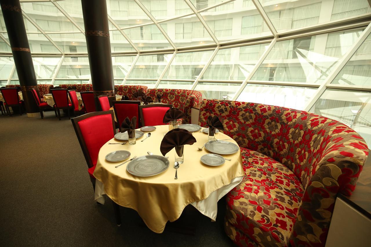 Rajhans Belliza Service Apartment 수라트 외부 사진