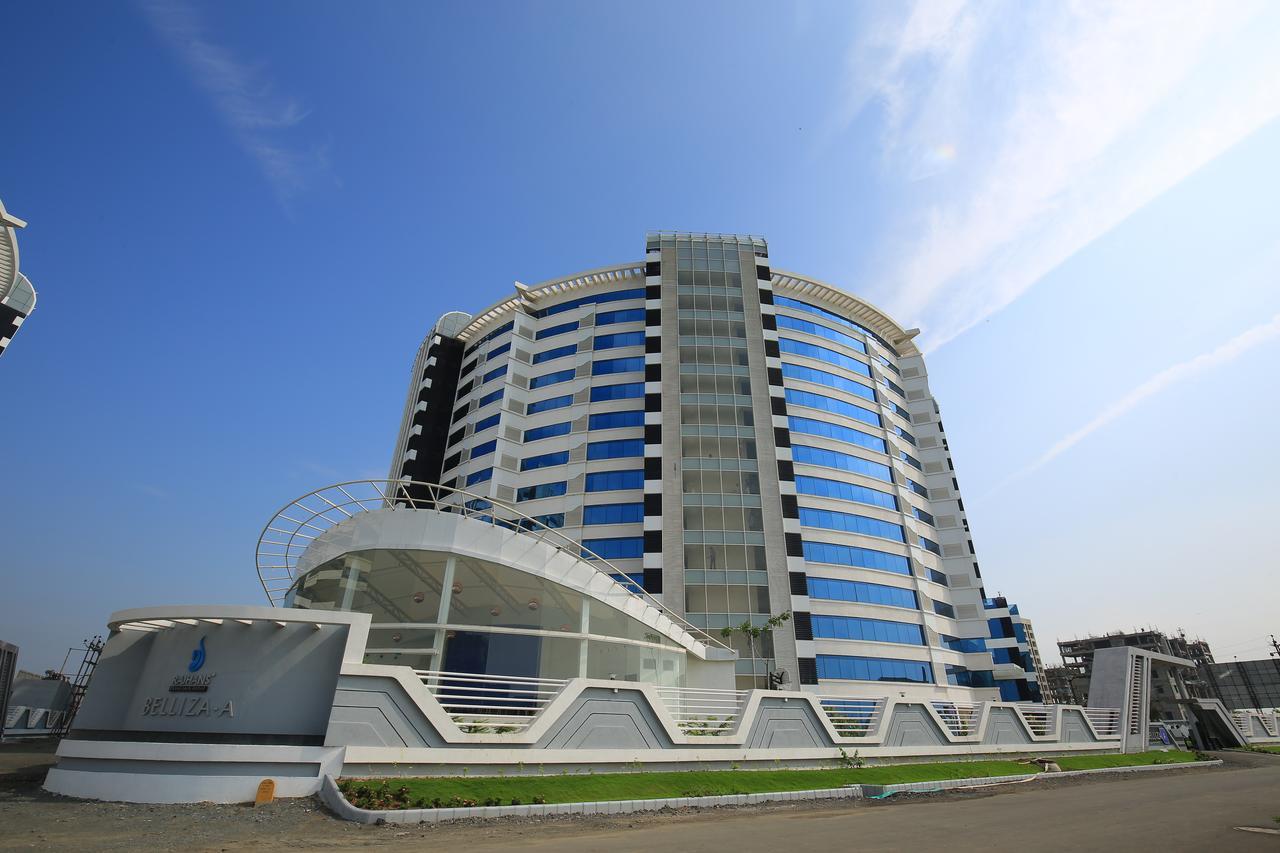 Rajhans Belliza Service Apartment 수라트 외부 사진